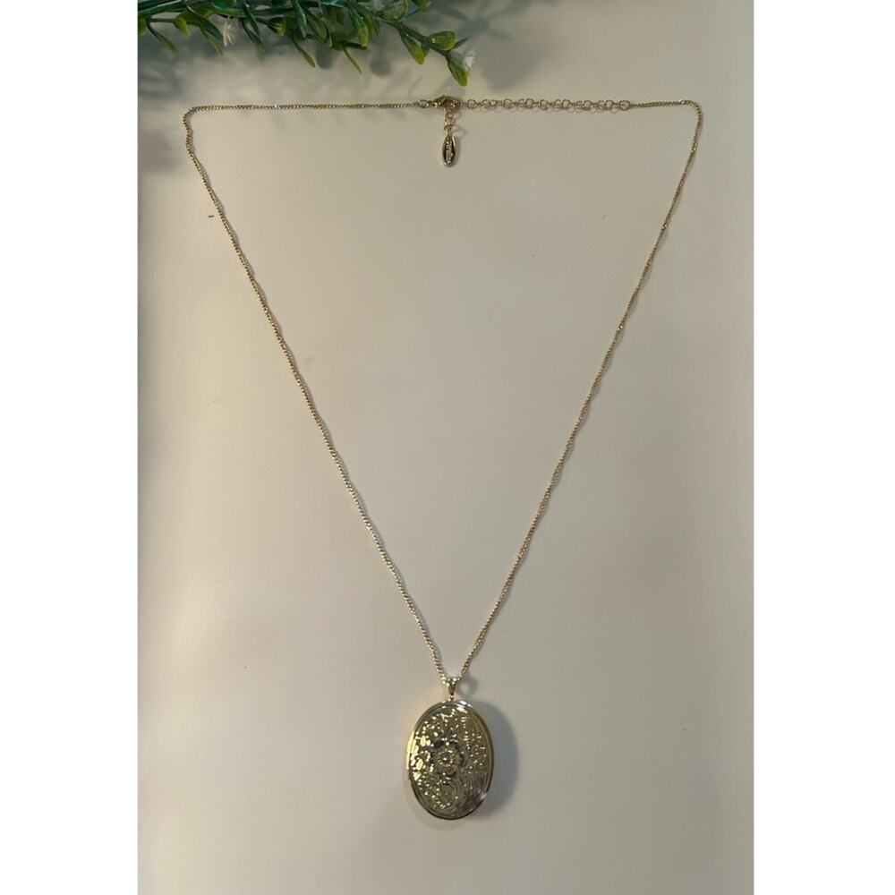 Serafina Locket Necklace Gold Tone